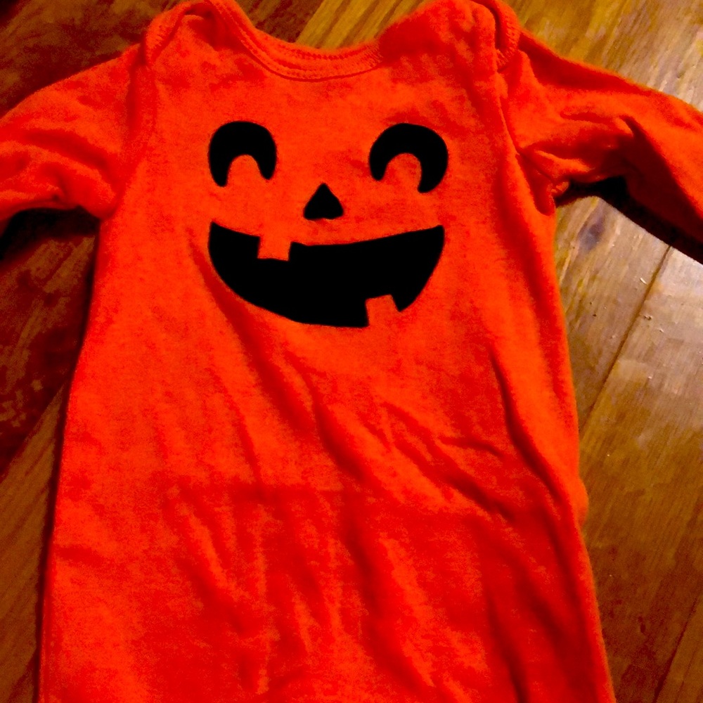 Newborn Halloween onesie so cute